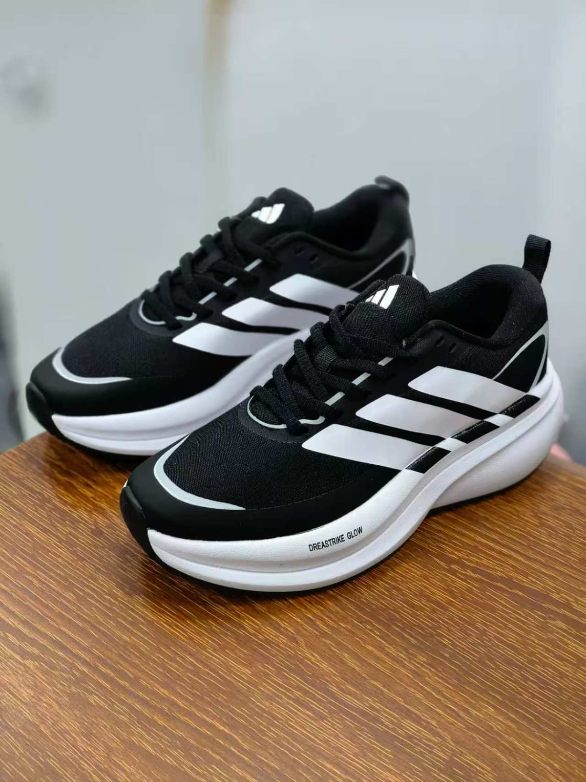 Men’s Premium 3-Stripe Running Sneakers – Lightweight & Comfortable